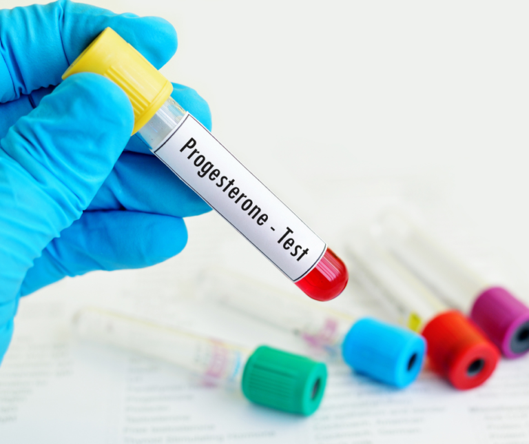 4 façons de vérifier sa progestérone, dite “hormone de grossesse”